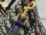 D Nomad Handbag (حقيبة ديور نوماد) - Image 2