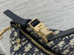 D Nomad Handbag (حقيبة ديور نوماد) - Image 9