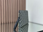D Zipper Clutch (حقيبة دي ذات سحاب) - Image 3