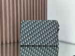 D Zipper Clutch (حقيبة دي ذات سحاب) - Image 9