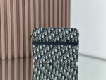 D Monogram Clutch (حقيبة د مونوجرام)