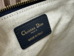 D Monogram Clutch (حقيبة د مونوجرام) - Image 5