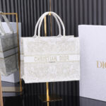 D’s tote bag (حقيبة توت دي) - Image 9