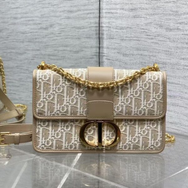 Montaigne's Bag (حقيبة مونتين)