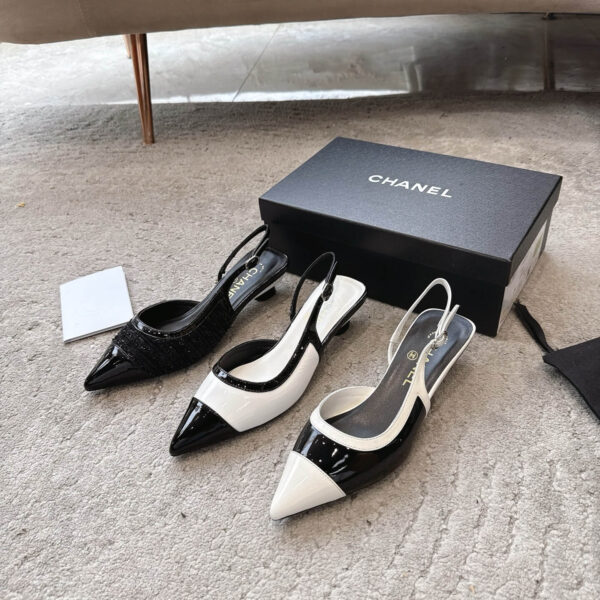 C Leather Sandals صندل