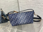 D Nomad Handbag (حقيبة ديور نوماد) - Image 11
