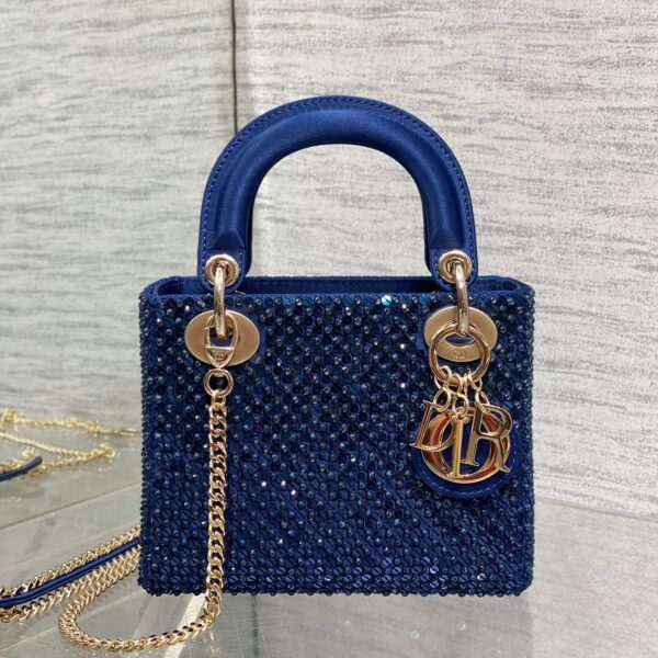 Lady Dior Mini Bag (حقيبة ليدي ديور ميني أنيقة)