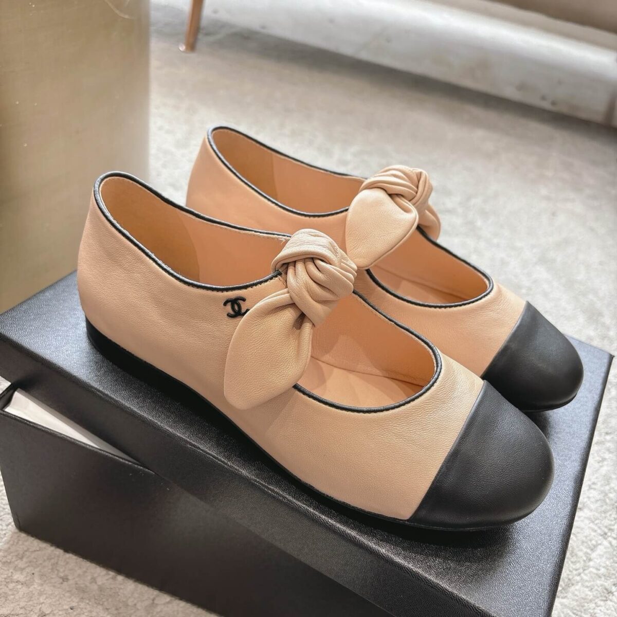 Soft Ballet Flats حذاء شانيل - Image 2