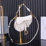 𝗖𝗗 𝗦𝗮𝗱𝗱𝗹𝗲 Classic Saddle Bag ( طباعة كف كبيرة باللون الأسود (مع حزام كتف)) - Image 4