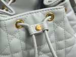 D Caro Bucket Bag (حقيبة دي كاروه باكت) - Image 4