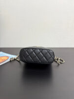 Mini Hobo Bag (حقيبة هوبو صغيرة) - Image 6