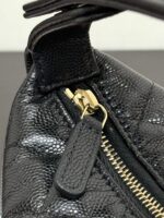 Mini Hobo Bag (حقيبة هوبو صغيرة) - Image 8