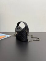 Mini Hobo Bag (حقيبة هوبو صغيرة) - Image 10