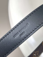 Pochette Vibe Handbag - Image 4