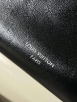 Pochette Vibe Handbag - Image 10