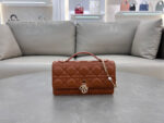 Lady D Pearl Clutch (حقيبة كلاتش ليدي دي بيرل) - Image 12