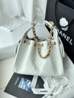 25 Mini Hobo Bag  (حقيبة هوبو ميني ٢٥) - Image 9