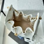 25 Mini Hobo Bag  (حقيبة هوبو ميني ٢٥) - Image 12