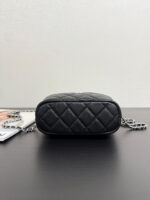 Mini Hobo Bag (حقيبة هوبو صغيرة) - Image 10