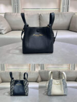 Lady D Signature Bucket Bag ( حقيبة دلو بتوقيع ليدي دي )