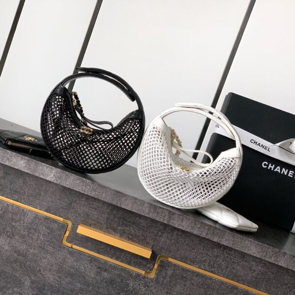 Hula Hoop Bag  (هولا هوب حقيبة)