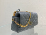 D Caro Pouch with Chain (حقيبة كلاتش دي كارو بسلسلة) - Image 3
