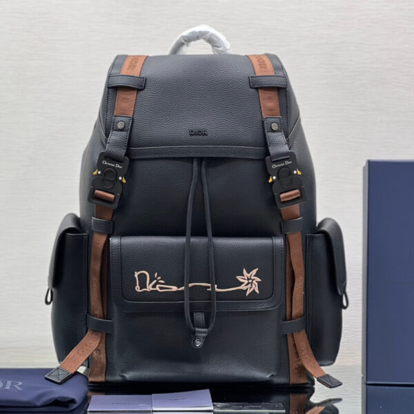 D Hit The Road Backpack( حقيبة ظهر دي "هيت ذا رود")