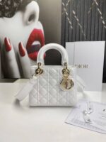 Small Lady D My ABC d Bag (حقيبة "ليدي دي" الصغيرة)