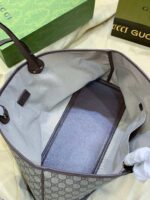 Ophidia Medium Tote Bag ( حقيبة توت متوسطة أوفيديا ) - Image 4