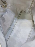 Ophidia Medium Tote Bag ( حقيبة توت متوسطة أوفيديا ) - Image 4