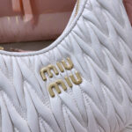 Matelassé Hobo Bag (ماتيلاسيه هوبو حقيبة) - Image 6