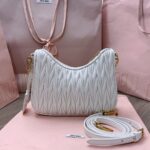 Matelassé Hobo Bag (ماتيلاسيه هوبو حقيبة) - Image 2