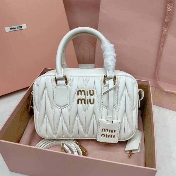 Matelassé Bowling Bag   ماتيلاسيه  بولينج  حقيبة