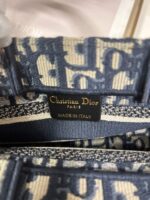 D Book Tote Bag (حقيبة ديور بوك توت) - Image 6