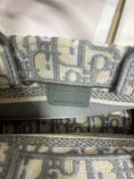 D Book Tote Bag (حقيبة ديور بوك توت) - Image 7