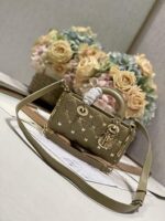 LADY D-JOY Handbag (حقيبة ليدي دي-جوي)