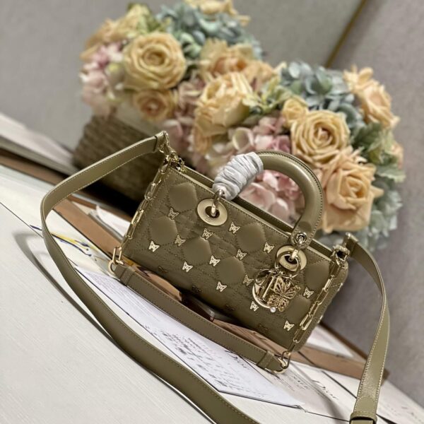 LADY D-JOY Handbag (حقيبة ليدي دي-جوي)