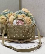 LADY D-JOY Handbag (حقيبة ليدي دي-جوي) - Image 5