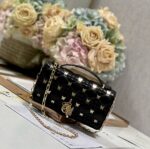 Lady D Pearl Clutch (حقيبة ليدي دي بيرل كلاتش) - Image 5