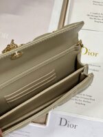 Lady D Pearl Clutch (كلاتش ليدي دي اللؤلؤي) - Image 2