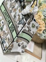 D Book Tote Shopping Bag (حقيبة تسوق دي بوك توت) - Image 6