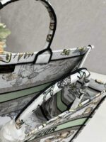 D Book Tote Shopping Bag (حقيبة تسوق دي بوك توت) - Image 4