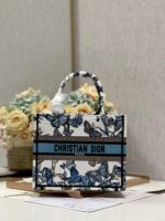 D Book Tote Shopping Bag (حقيبة تسوق دي بوك توت)