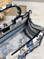 D Book Tote Shopping Bag (حقيبة تسوق دي بوك توت) - Image 7