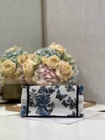 D Book Tote Shopping Bag (حقيبة تسوق دي بوك توت) - Image 8
