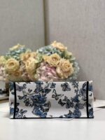 D Book Tote Shopping Bag (حقيبة تسوق دي بوك توت) - Image 4