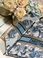 D Book Tote Shopping Bag (حقيبة تسوق دي بوك توت) - Image 2