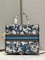 D Book Tote Shopping Bag (حقيبة تسوق دي بوك توت) - Image 3