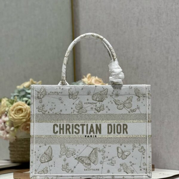 D Book Tote Shopping Bag (حقيبة تسوق دي بوك توت)