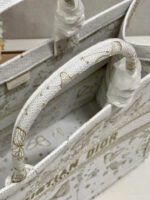 D Book Tote Shopping Bag (حقيبة تسوق دي بوك توت) - Image 8